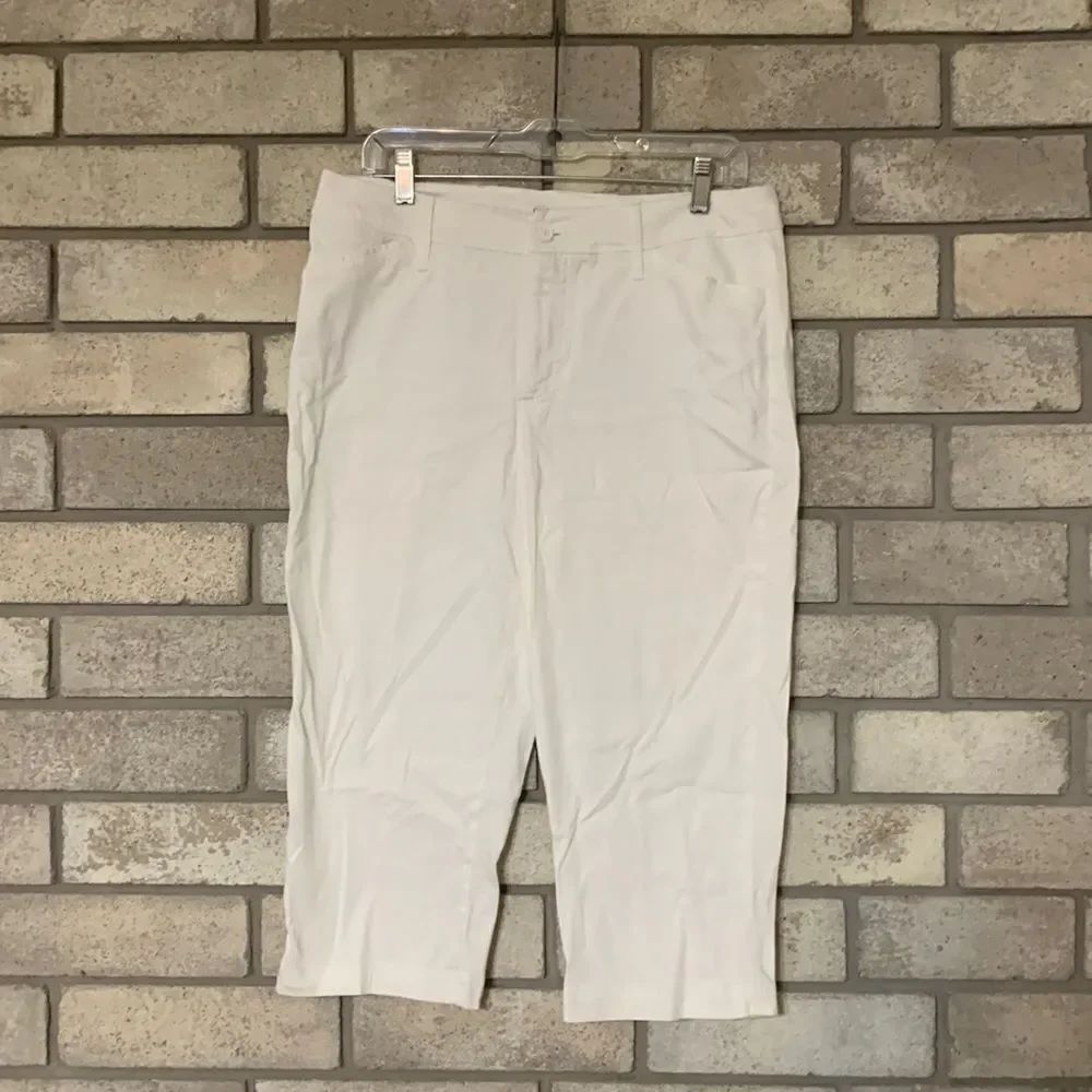 3for$20 Capriโcrop white pantsโ12